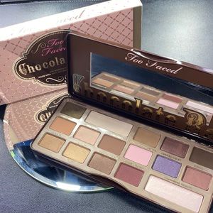 Too Faced: Chocolate Bar